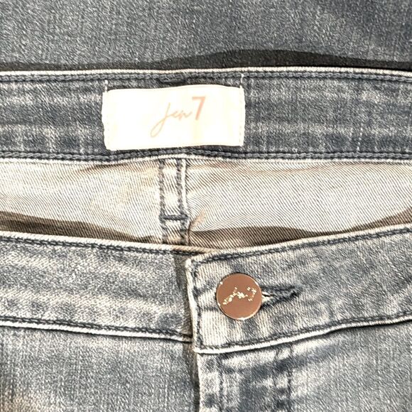 🔥HP🔥 NWT JEN7 BY 7 For All Mankind Flower Embroidered Cropped Kick Jeans Size 18 - Picture 3 of 8